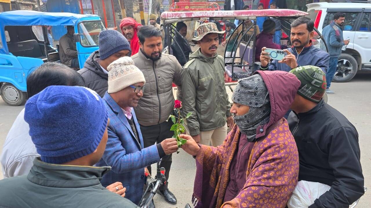 छपरा सड़क सुरक्षा माह के तहत रोको-टोको अभियान का हुआ आयोजन