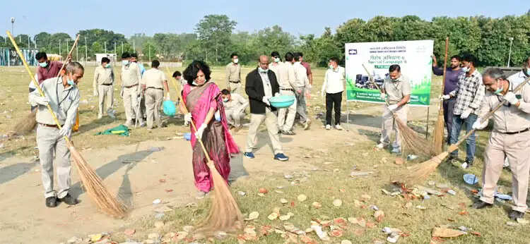 बीएचईएल ने दशहरा मैदानों में चलाया स्वच्छता अभियान, 5 टन कचरे का निस्तारण