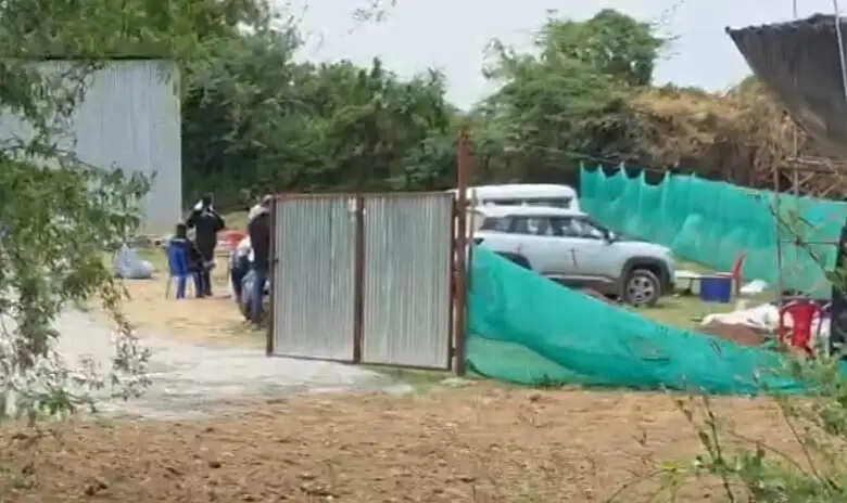 उप्र&nbsp;के जालौन में मेफेड्रोन बनाने वाली लैब का भंडाफोड़, करोड़ों का नशीला पदार्थ बरामद