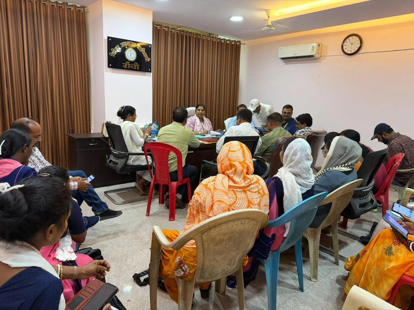 मतदाता सूची के एसआईआर को लेकर लोग करें बीएलओ से संपर्क : डीसी