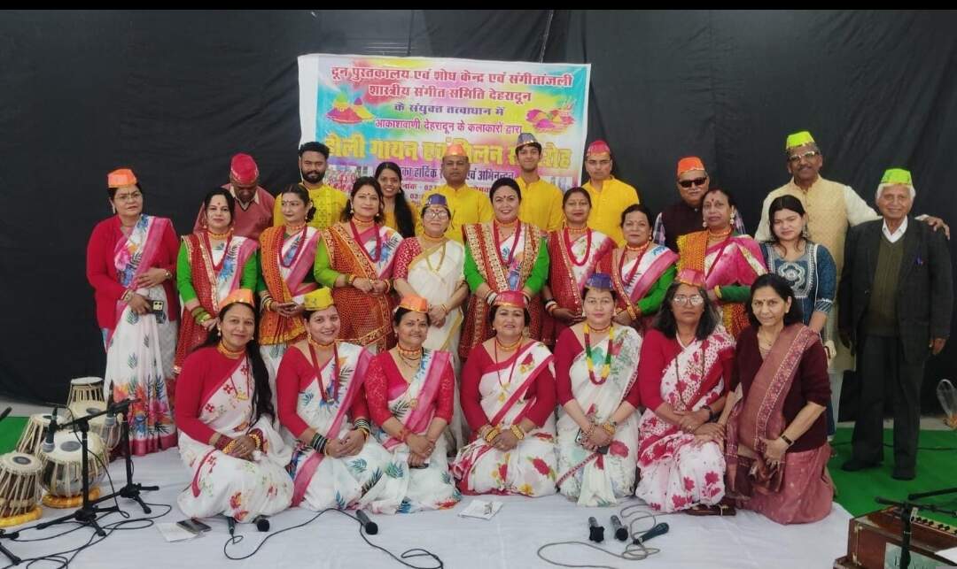 ‘खोलो किवाड़ चलो मठ भीतर’ से गूंजा एम्फीथियेटर