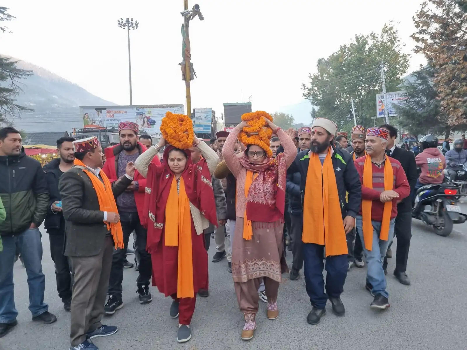 अक्षत कलश यात्रा का कुल्लू पहुंचने पर भव्य स्वागत