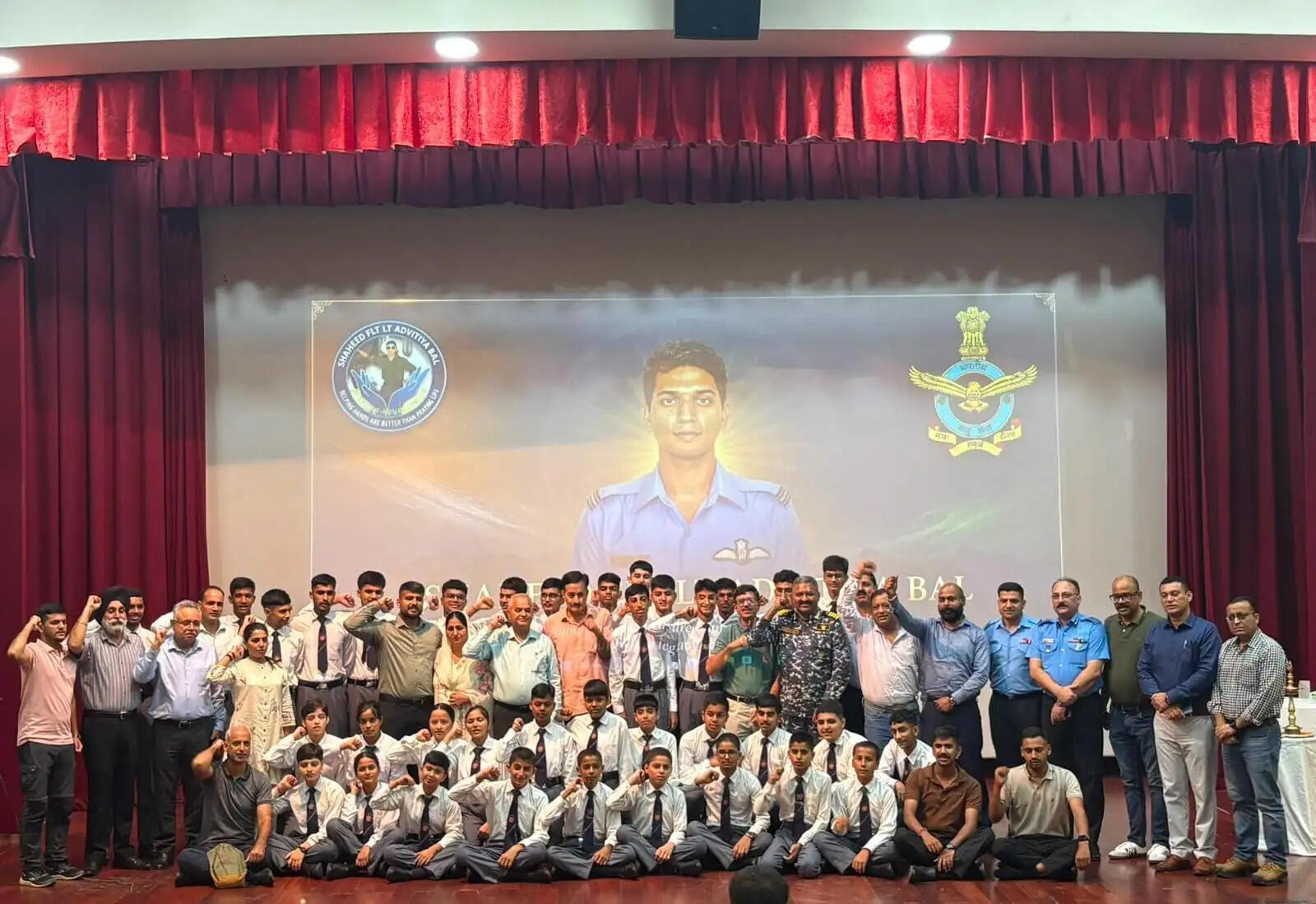 शहीद फ्लाइट लेफ्टिनेंट अद्वितीय बाल को श्रद्धांजलि, सैनिक स्कूल नगरोटा में उनकी वीरता को किया गया नमन