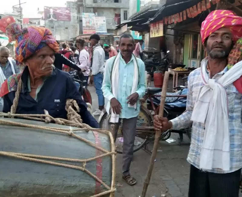 मप्रः शोर शराबे और हुड़दंग में तब्दील होता नजर आता है झाबुआ-अलीराजपुर का भगोरिया उत्सव