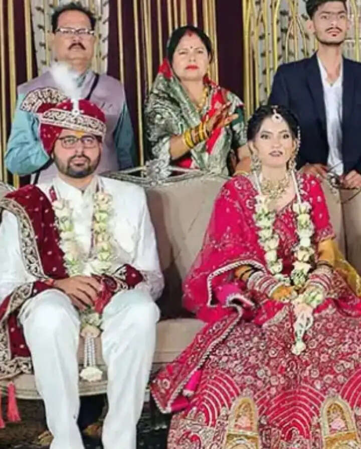 होटल में बैंक मैनेजर की पत्नी की संदिग्ध परिस्थितियों में मौत, चार माह पहले हुई थी शादी