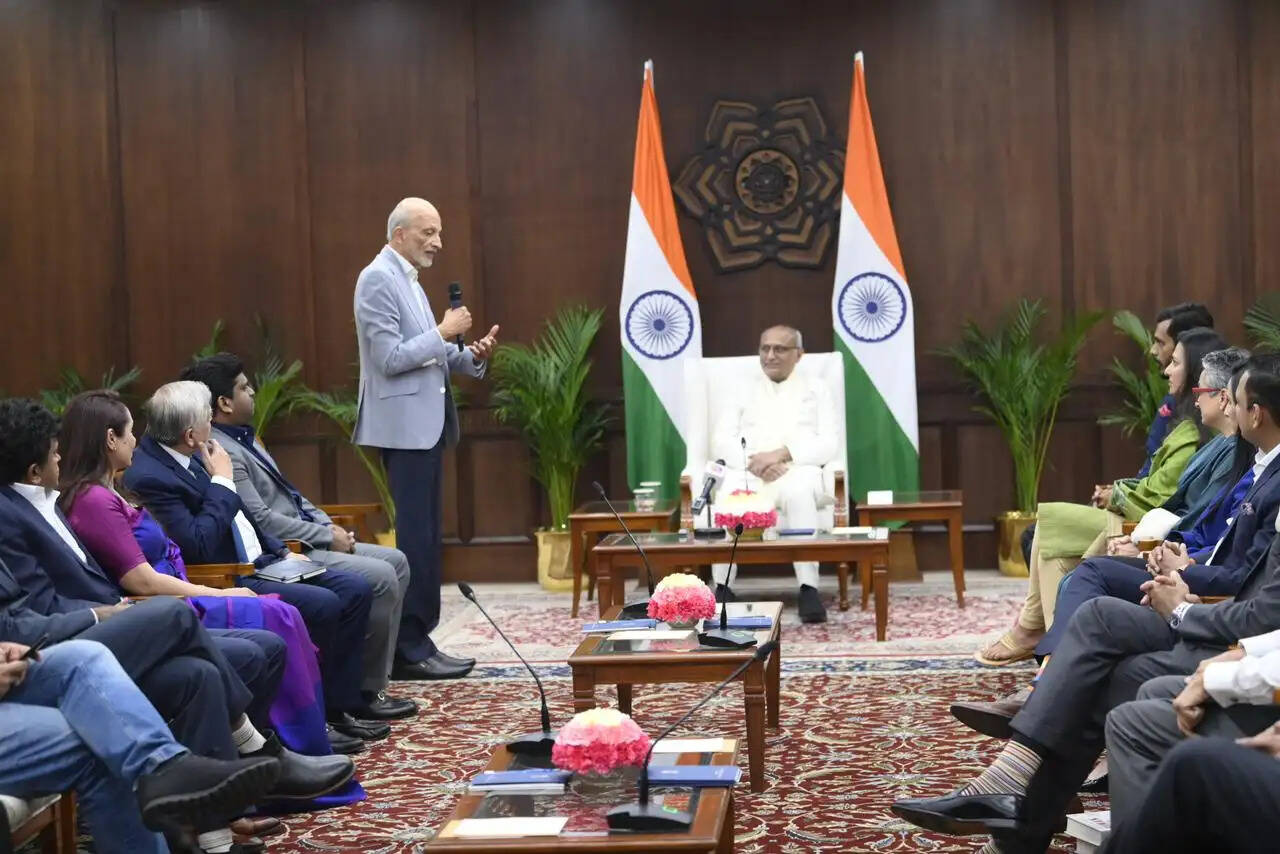 एआई शिखर सम्मेलन के दौरान वैश्विक टेक सीईओ ने उपराष्ट्रपति से की मुलाकात