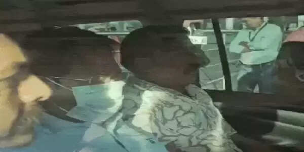 मप्र में कफ सीरप से बच्चों की मौत की संख्या 23 तक पहुंची, गिरफ्तार फार्मा कंपनी मालिक को चेन्नई से छिंदवाड़ा लेकर पहुंची एसआईटी