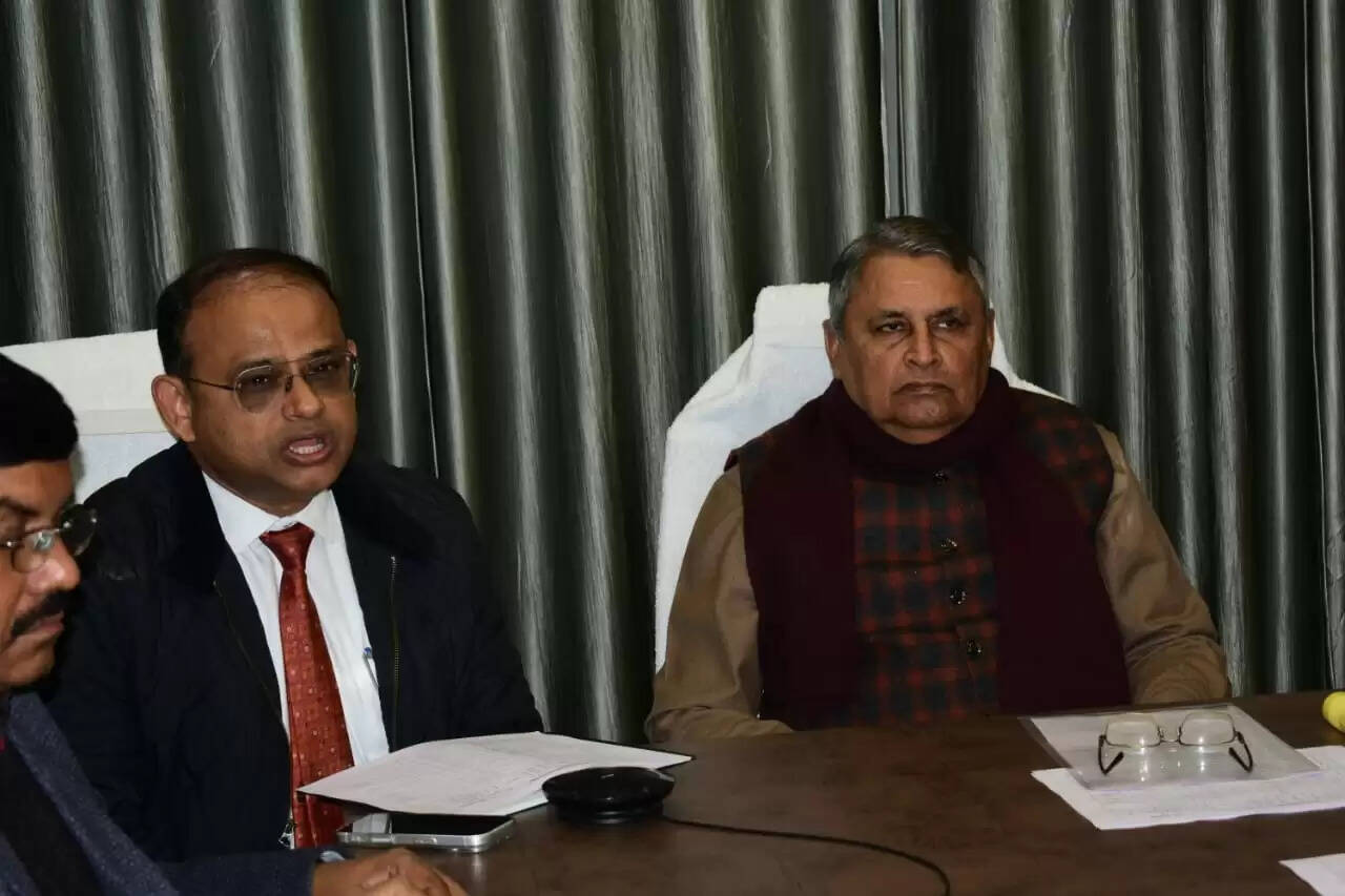 बाढ़ पूर्व तैयारियों को लेकर मंत्री ने मुख्य अभियंताओं के साथ की विशेष बैठक