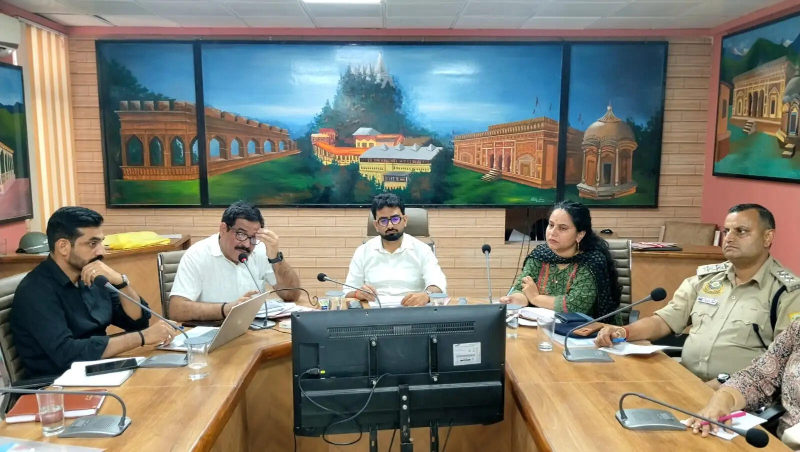 सुख आश्रय योजना के 41 लाभार्थियों को मकान बनाने के लिए 3-3 लाख रुपये