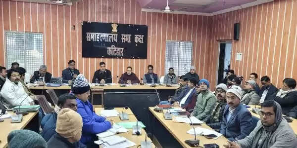 विकास कार्यों के लिए भूमि उपलब्ध कराएं अंचलाधिकारी : डीएम