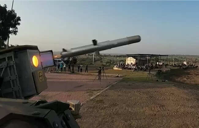 तीसरी पीढ़ी की स्वदेशी एंटी टैंक गाइडेड मिसाइल 'नाग-2' का जोरावर टैंक से परीक्षण