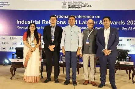 एआई के दौर में लगातार नए कौशल सीखने पर ध्यान देने की जरूरत: डॉ. मांडविया