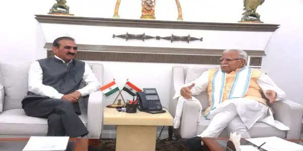 खट्टर से मिले मुख्यमंत्री सुक्खू, मुफ्त बिजली की हिस्सेदारी बढ़ाने का उठाया मुद्दा