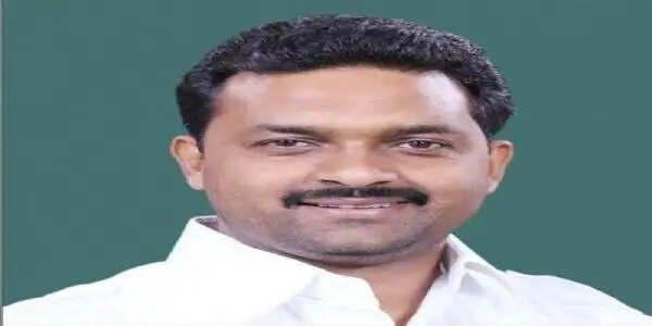 रायपुर : केंद्रीय ग्रामीण विकास राज्य मंत्री कमलेश पासवान आज&nbsp;से&nbsp;दाे&nbsp;दिवसीय&nbsp;छत्तीसगढ़ दाैरे&nbsp;पर