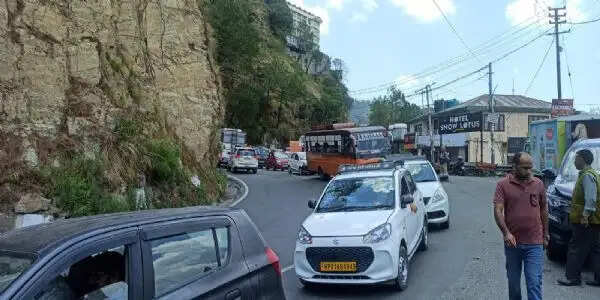 हिमाचल में वाहनों का परमिट शुल्क बढ़ाने की तैयारी, 30 दिन में मांगे सुझाव
