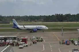 (संशोधित)कोलकाता-पुणे इंडिगो फ्लाइट में यात्री की तबीयत बिगड़ने पर रायपुर एयरपोर्ट में आपात लैंडिंग