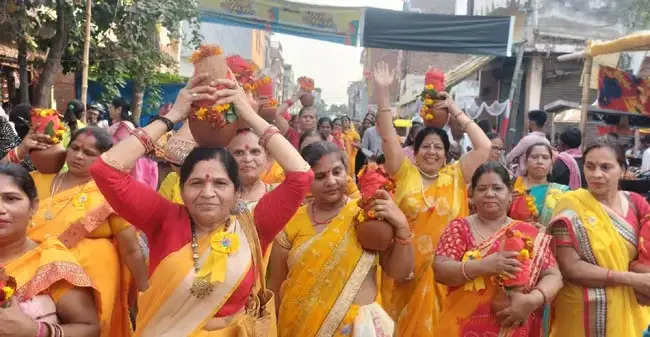 कलश यात्रा के साथ शुरू हुआ विष्णु महायज्ञ तुलसी शालिग्राम विवाह महोत्सव