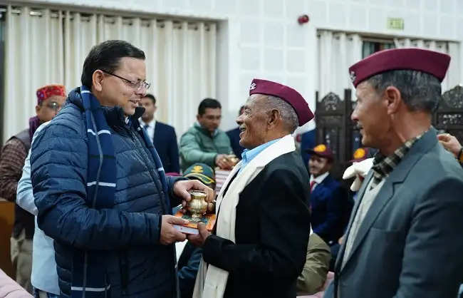 वीर सैनिकों को आदर्श मानकर राष्ट्र सेवा में दे रहा हूं योगदान : मुख्यमंत्री