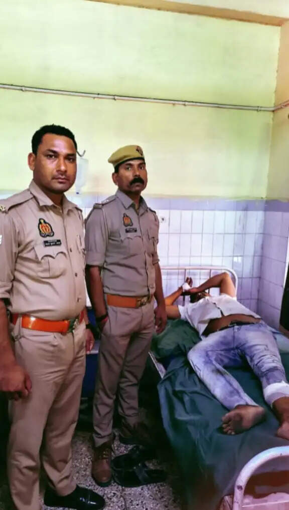 जौनपुर में पुलिस मुठभेड़ में हिस्ट्रीशीटर रुस्तम घायल, दर्ज हैं एक दर्जन से अधिक गंभीर मुकदमे