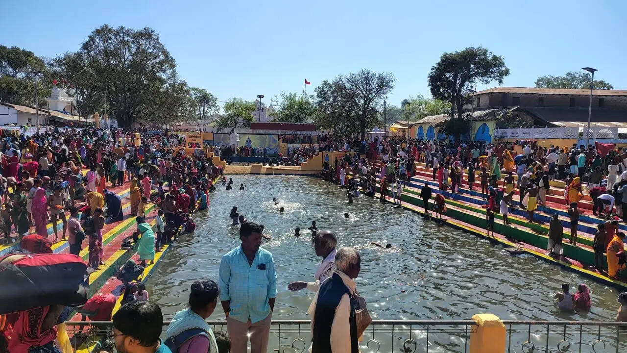 श्रावण के पहले सोमवार पर अमरकंटक में उमड़ी शिवभक्तों की भीड़, जलाभिषेक और पूजन से गूंजे शिवालय