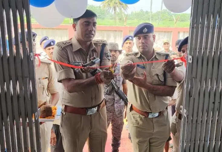 कजरैली थाना परिसर में 20 महिला सिपाही बैरक का उद्घाटन