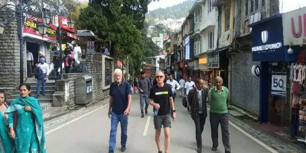 हिमाचल में अक्टूबर में फिर बर्फबारी, लाहौल स्पीति में सड़कें बंद, 10 जिलों में बारिश का अलर्ट