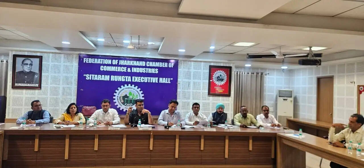 चेंबर ने किया फाइन और प्रोफेशनल टैक्स हटाने पर चर्चा