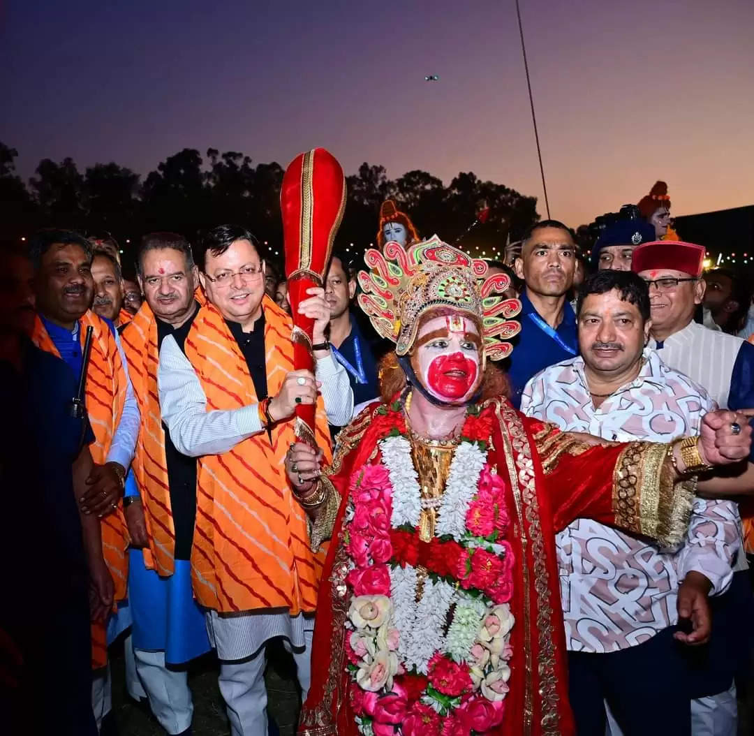 धू-धू कर जला रावण, मुख्यमंत्री धामी बोले- राम के आदर्शों को पालन करना होगा