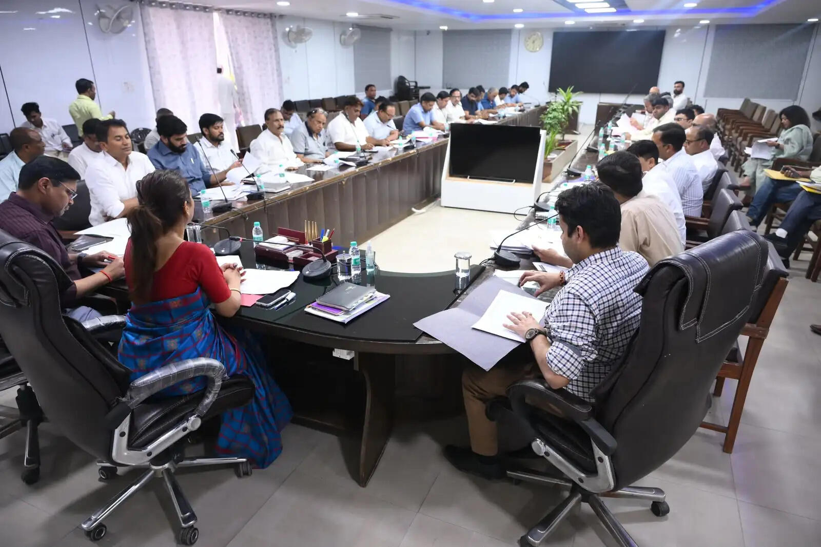 उद्योग बंधु बैठक में निवेश और रोजगार पर जोर, जिलाधिकारी ने सुनी समस्याएं