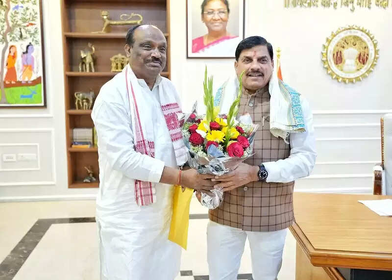 केन्द्रीय मंत्री डॉ. एल. मुरूगन और आठवले ने की मुख्यमंत्री डॉ. यादव से सौजन्य भेंट