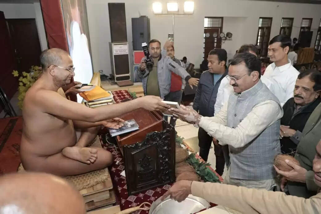 मुनि आदित्य सागर महाराज ने बताए ध्यान और मंत्रों के लाभ, उप मुख्यमंत्री प्रेमचंद बैरवा ने लिया आशीर्वाद
