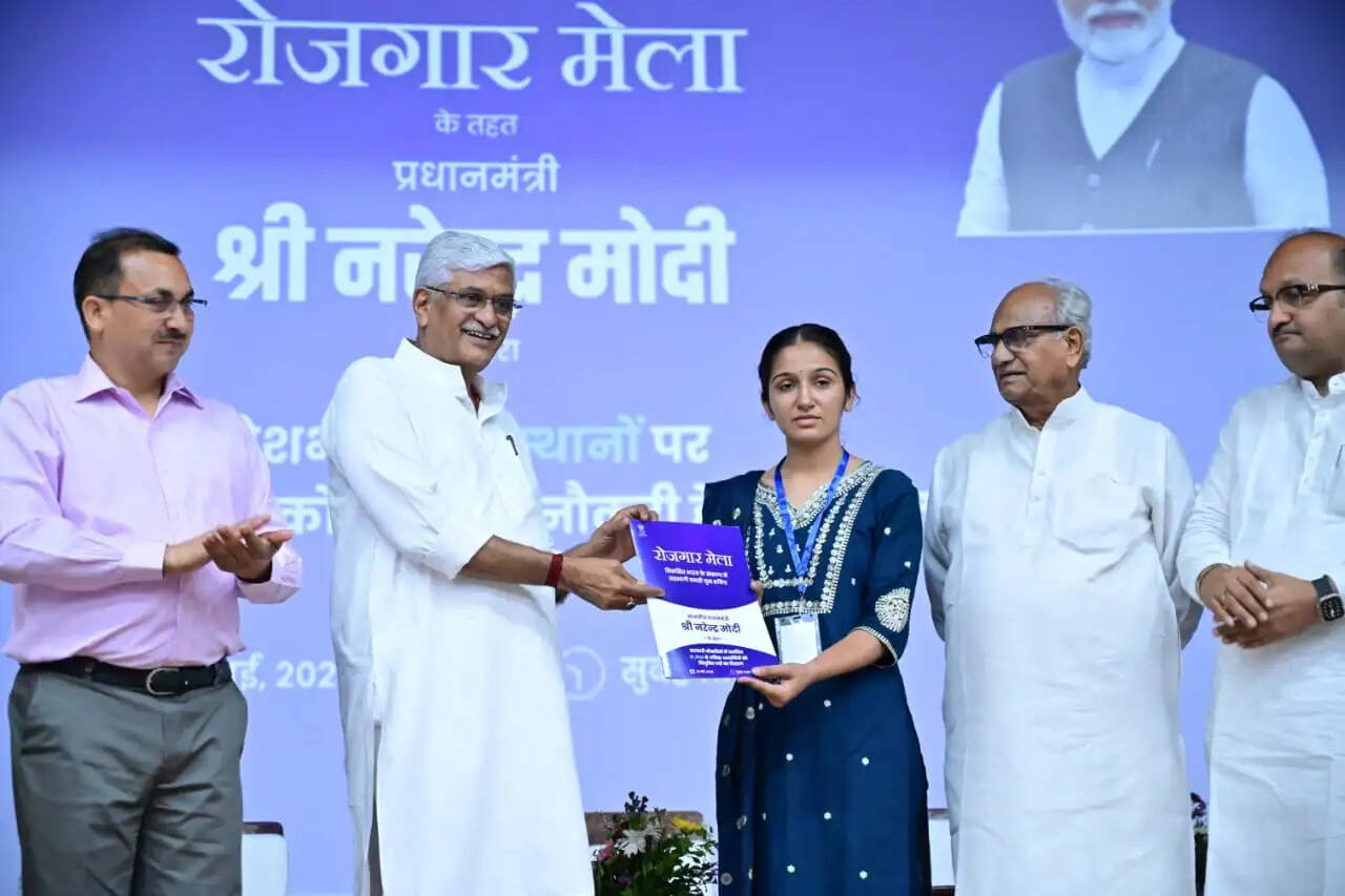 (अपडेट) रोजगार मेला : विकसित भारत निर्माण के सारथी बनें युवा : शेखावत