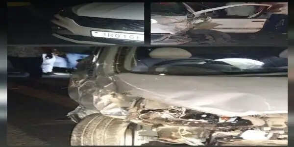 नामकुम में तीन कार की आपस में टक्कर, तीन घायल