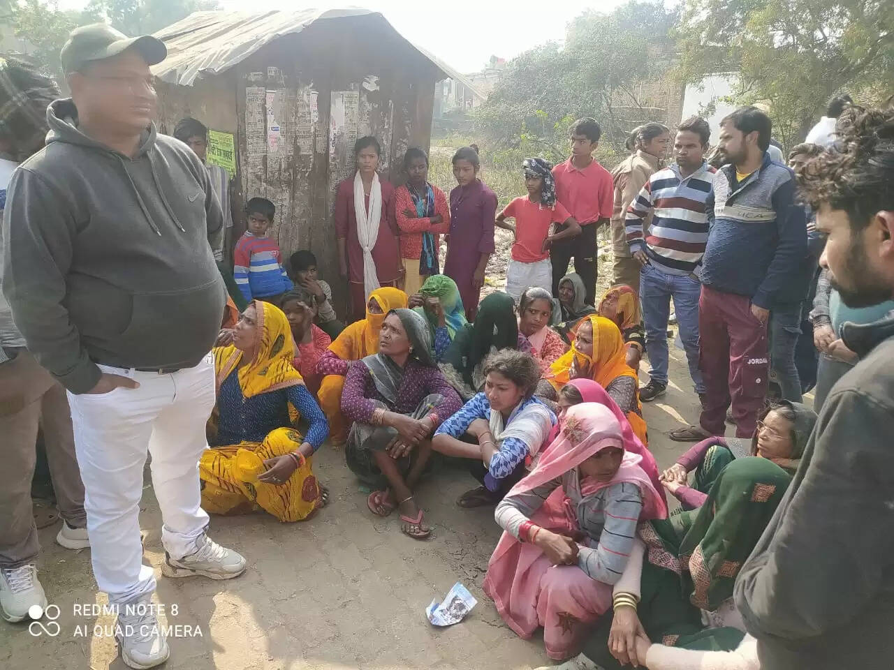 जंगल में मारपीट का आरोप, सड़कों पर उतरीं महिलाएं—छह घंटे तक वन विभाग के खिलाफ हंगामा