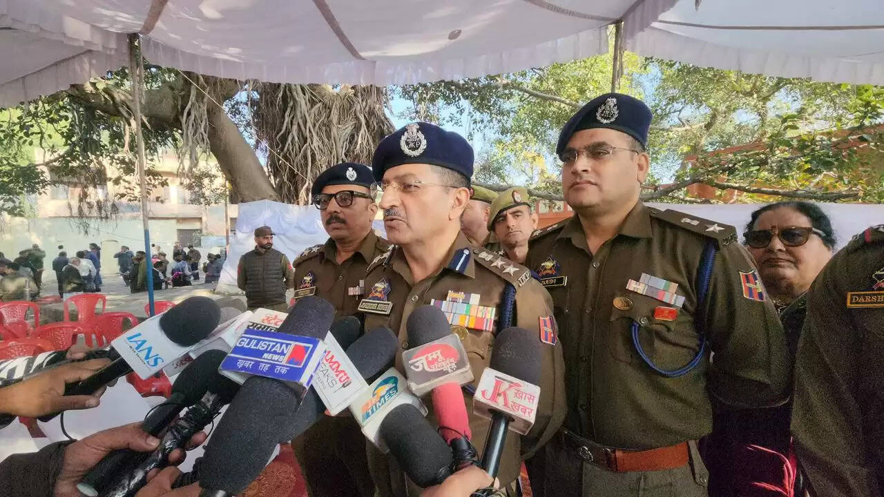 अखनूर पुलिस स्टेशन में थाना दिवस कार्यक्रम का आयोजन किया