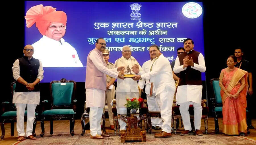 विकास की अद्भुत यात्राओं का अभिनंदन पर्व है राज्य स्थापना दिवस : राज्यपाल पटेल