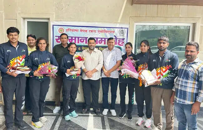 सोनीपत: बीएसएफ में चयनित छह खिलाड़ियों काे विधायक ने किया सम्मानित