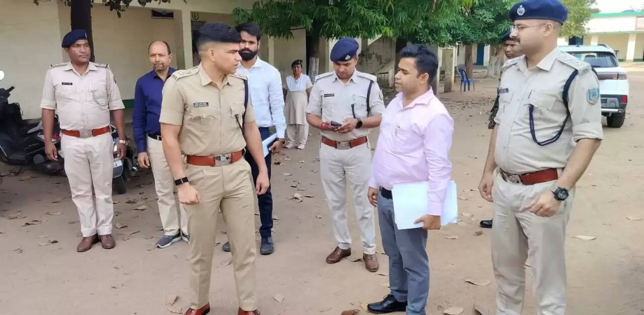 कड़ी सुरक्षा के बीच हुई जेपीएससी की परीक्षा, एसपी ने किया निरीक्षण