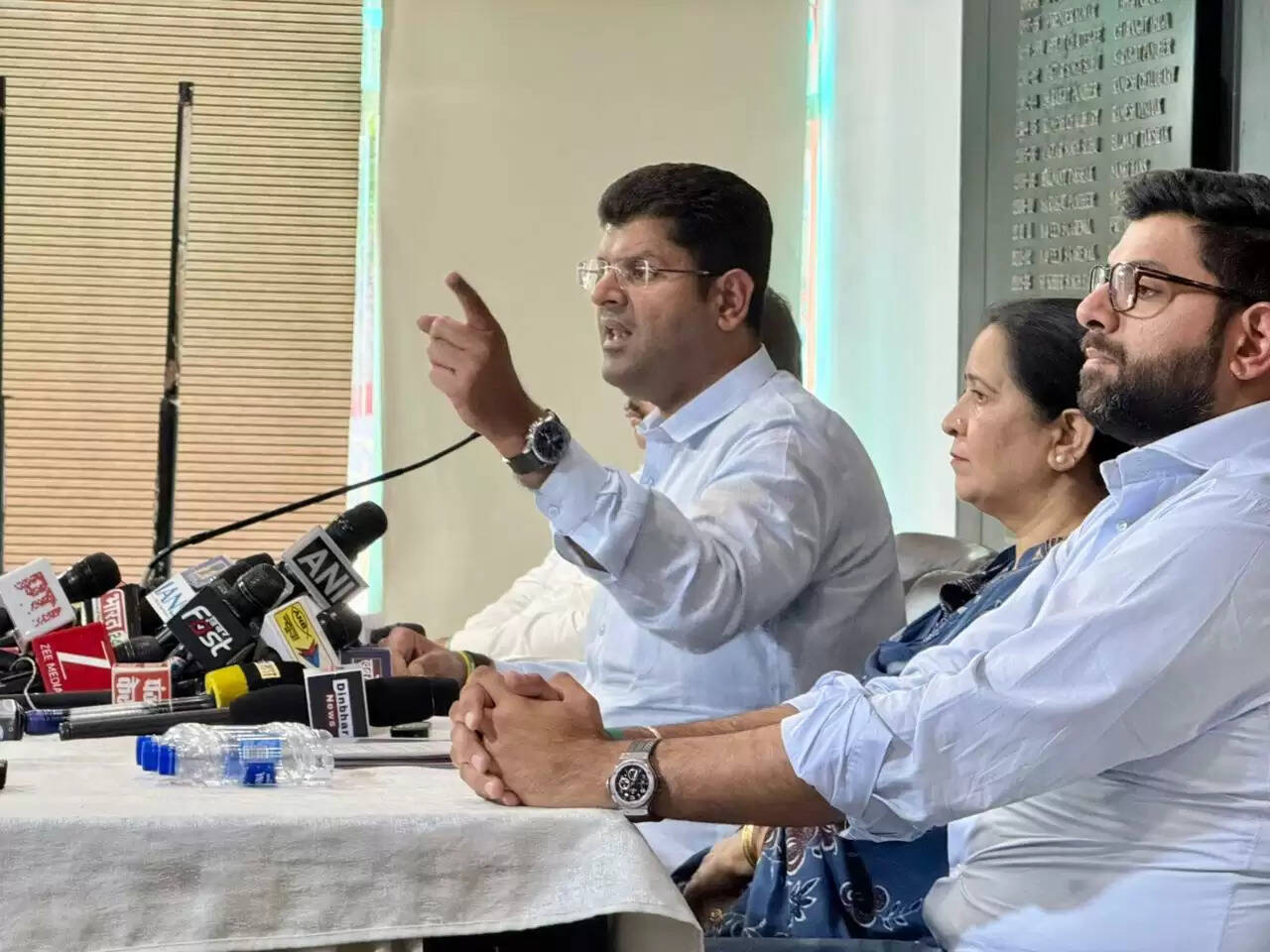 गृह सचिव की अध्यक्षता वाली कमेटी करे हिसार प्रकरण की जांच : दुष्यंत चौटाला