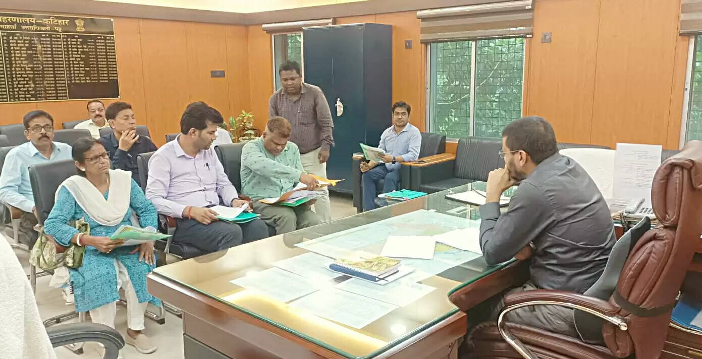 फसल अवशेष प्रबंधन को लेकर जिलाधिकारी ने की बैठक