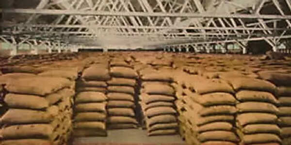 किसानों-व्यापारियों को खाद्यान्न भण्डारण के लिए सुविधा उपलब्ध कराने के लिए सरकार प्रतिबद्ध