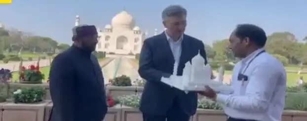 उच्च शिक्षा मंत्री योगेंद्र उपाध्याय ने किया क्रोएशिया के प्रधानमंत्री का स्वागत, ताज महल का भ्रमण कराया