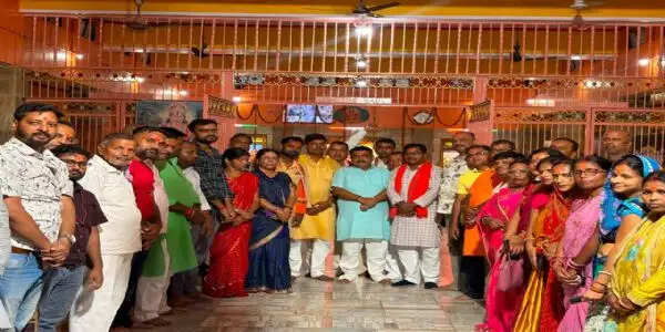 प्रधानमंत्री के 12 वर्ष का कार्यकाल पूर्ण होने पर भाजपा कार्यकर्ताओं ने किया पूजा-पाठ