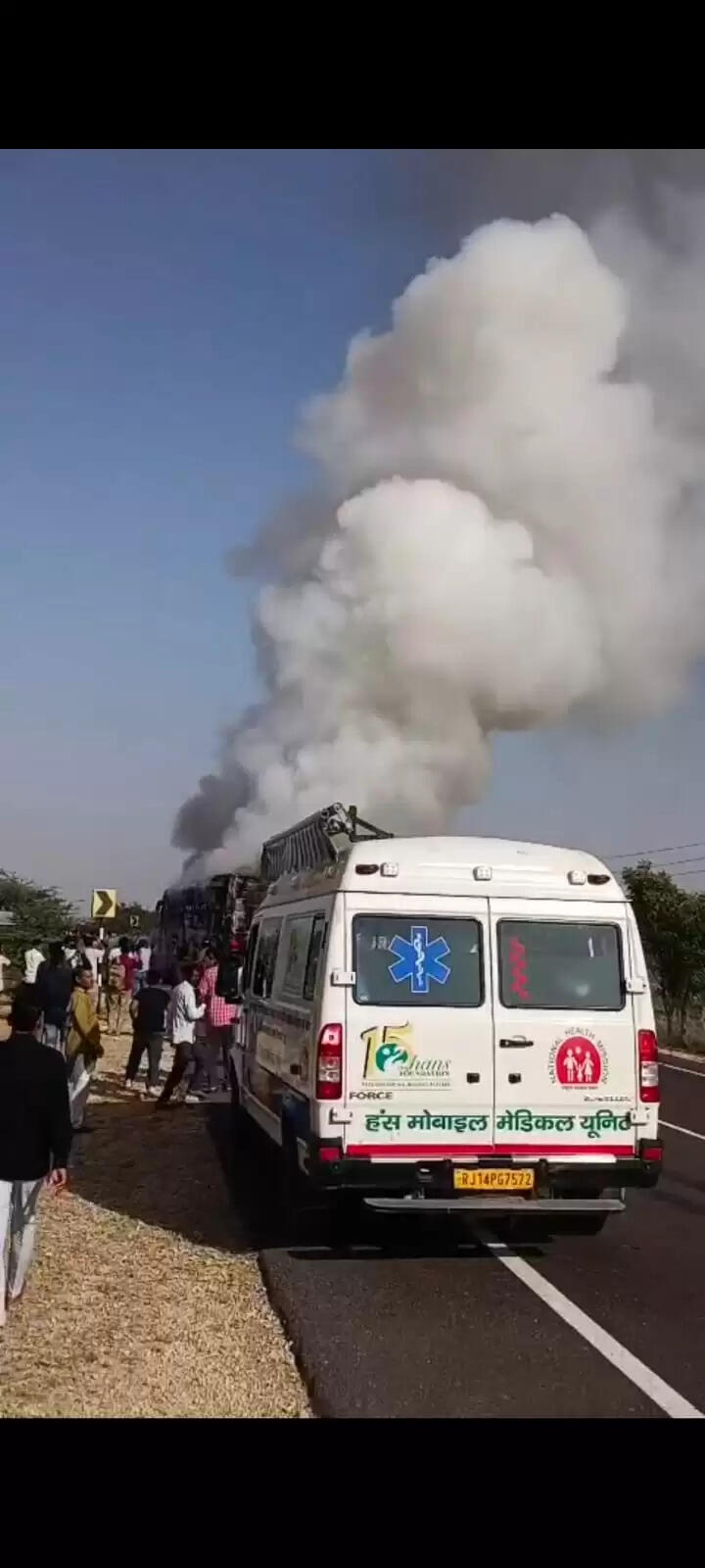 जैसलमेर से जोधपुर जा रही बस में लगी भीषण आग, 15 यात्री झुलसे