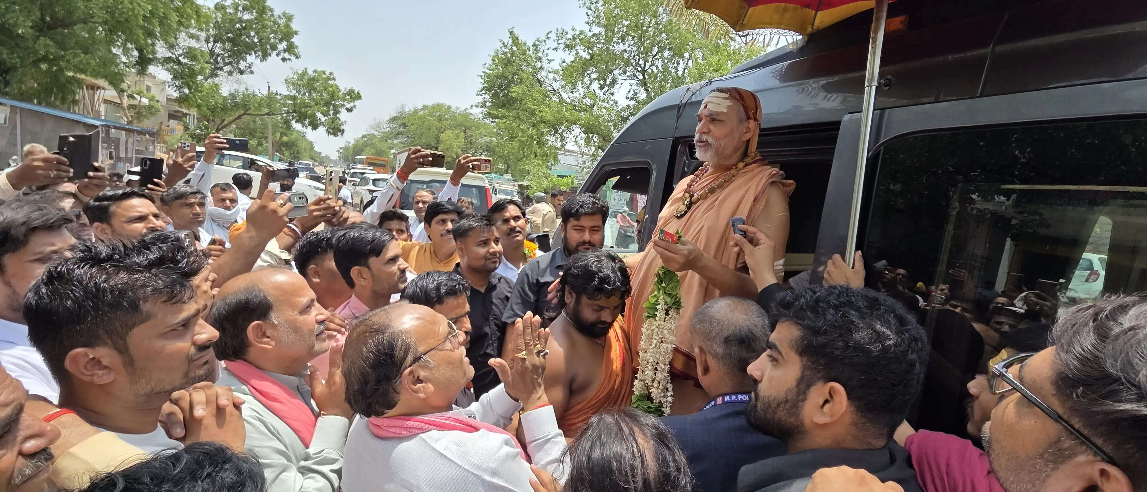 गौ माता को राष्ट्रमाता का दर्जा दिलाने तक जारी रहेगा अभियान: शंकराचार्य अविमुक्तेश्वरानंद सरस्वती