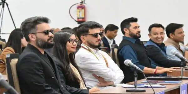 नेपाल की संसद में काला चश्मा पहनकर पहुंचने पर रोक , स्पीकर का सभी से पालन करने का आग्रह
