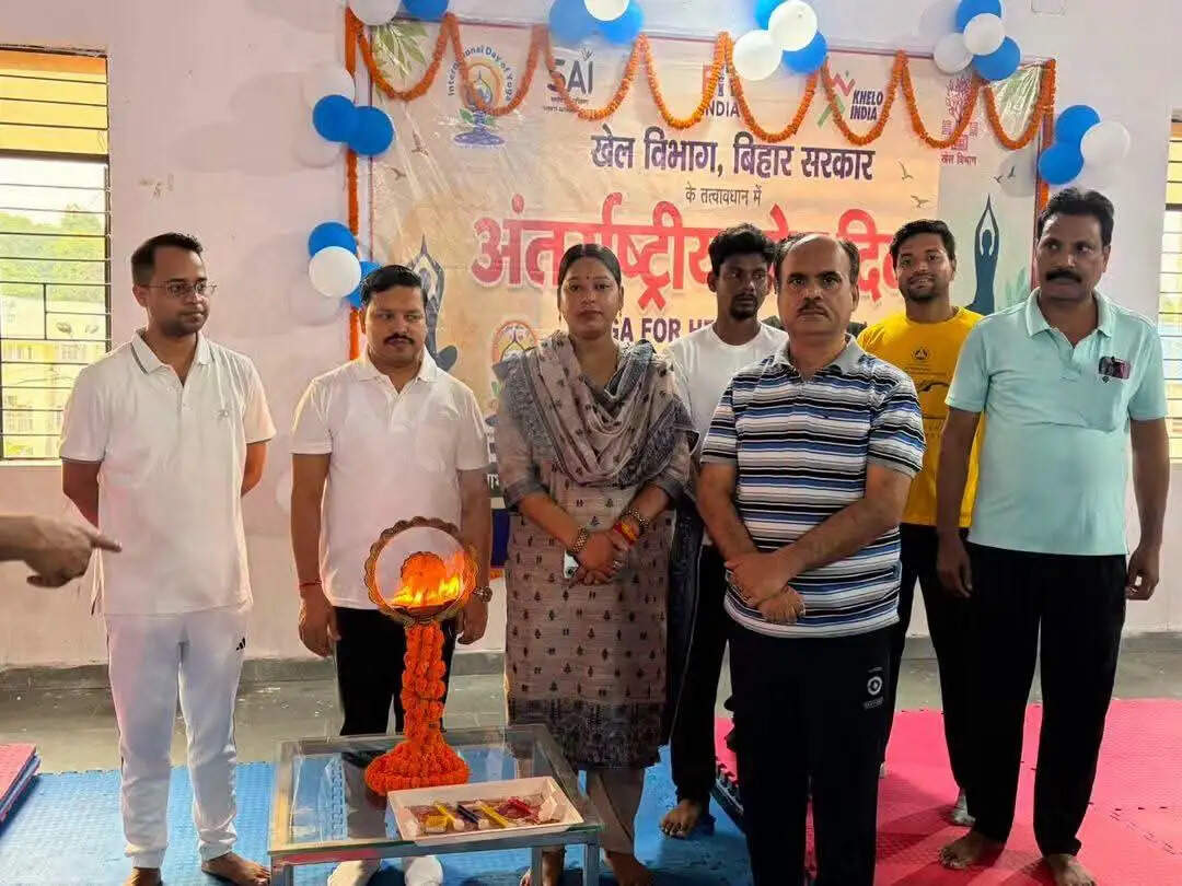 अंतरराष्ट्रीय योग दिवस पर योगमय हुआ सारण, जिलेभर में आयोजित हुए कार्यक्रम