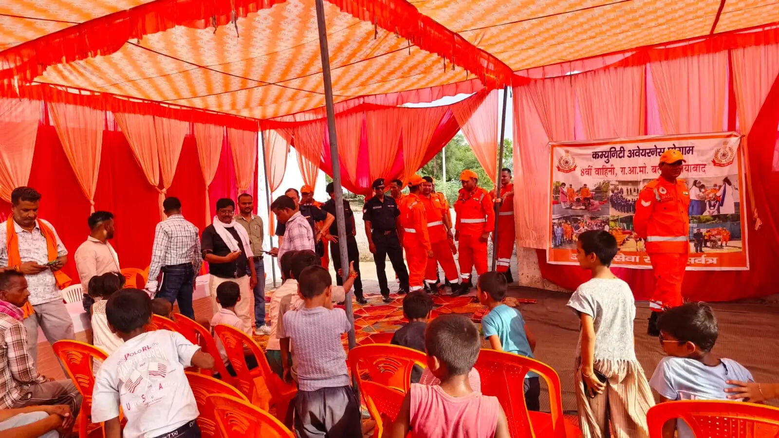 औरैया : संभावित बाढ़ और आपदाओं से बचाव को लेकर फरिहा व जुहीखा में लगी राहत चौपाल