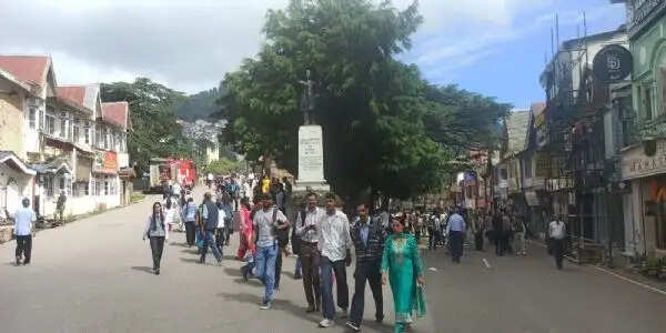 हिमाचल में 19 अगस्त तक भारी बारिश का खतरा, कई जिलों में येलो और ओरेंज अलर्ट