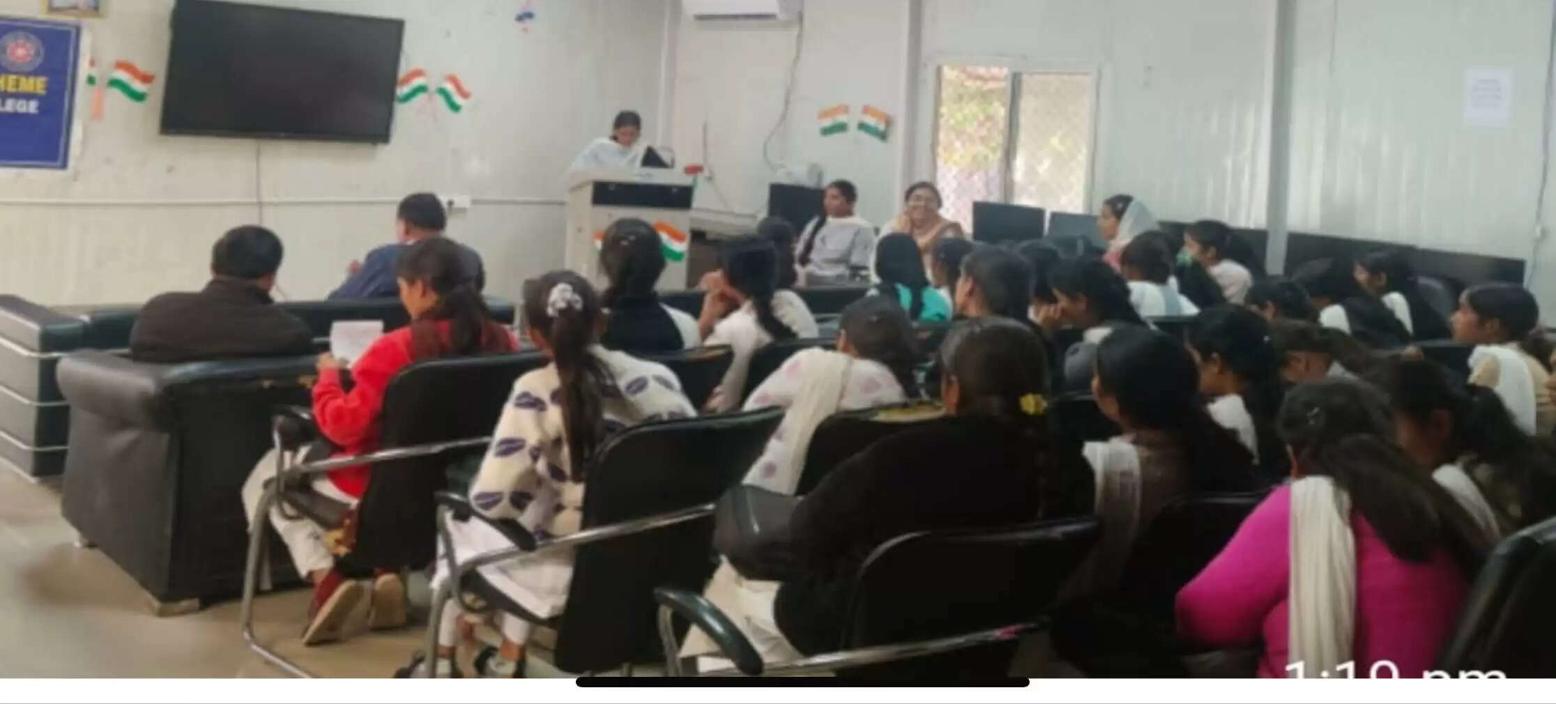 आवारा कुत्तों से बचाव के उपायों पर जागरूकता कार्यक्रम आयोजित